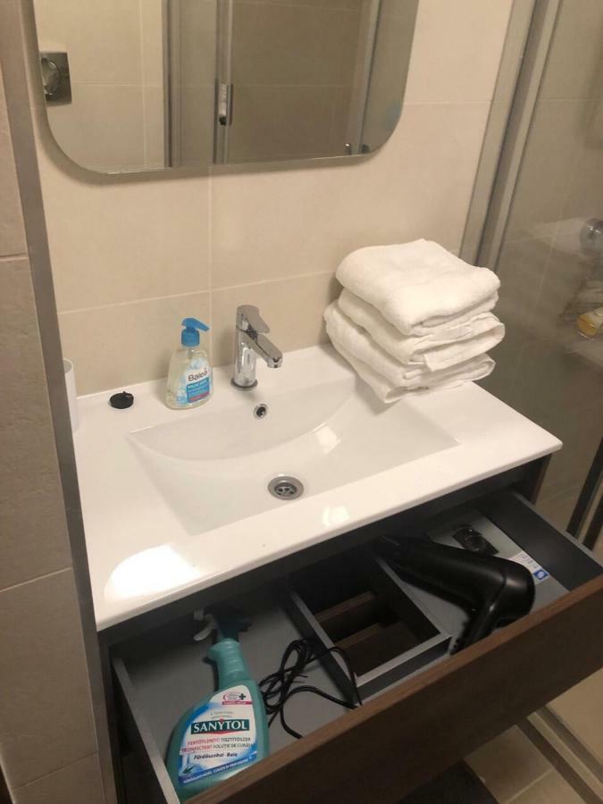 Beachfront Studio Apartman Aparthotel บาลาตอนฟุซเฟอ ภายนอก รูปภาพ